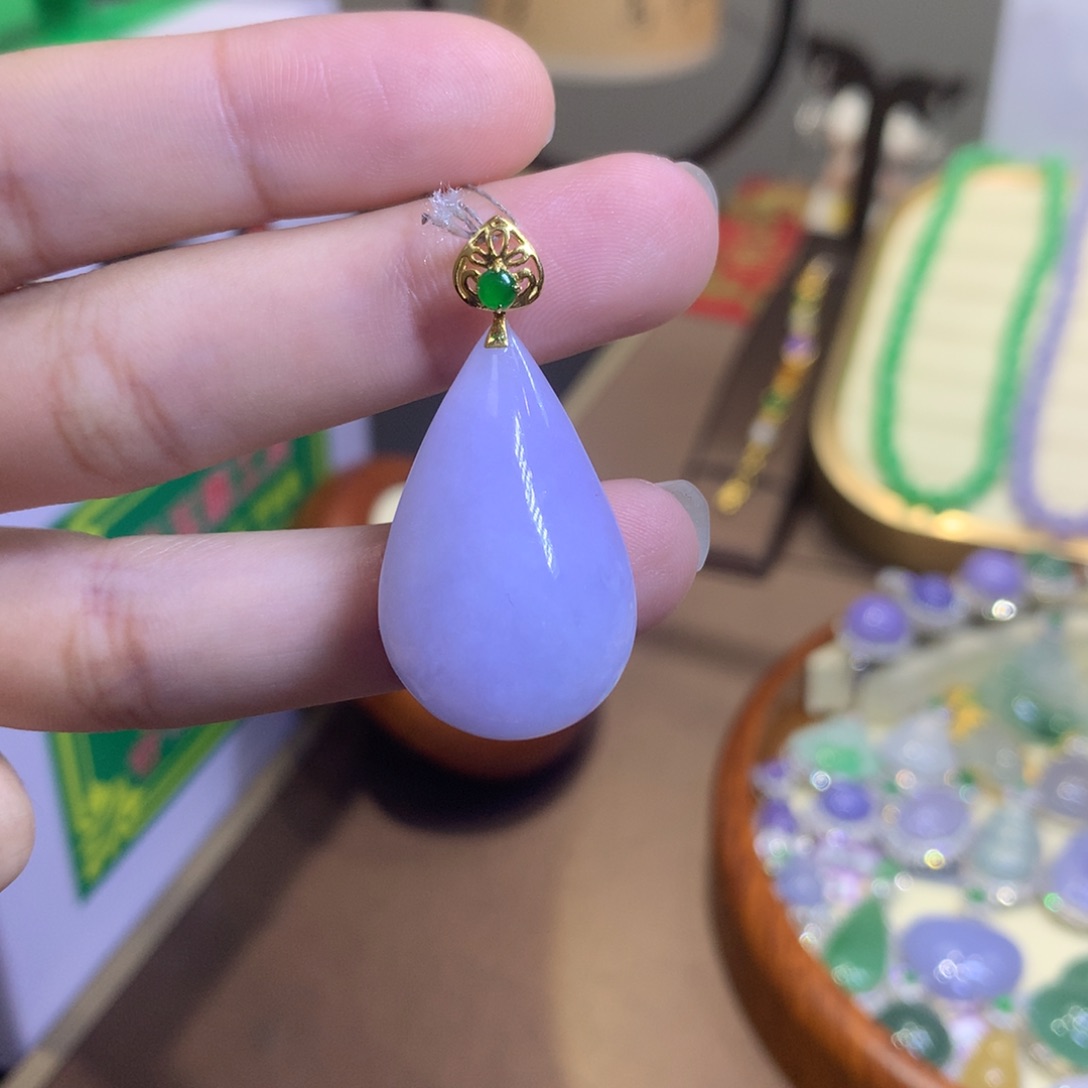 翡翠18K金镶嵌颈饰翡翠
