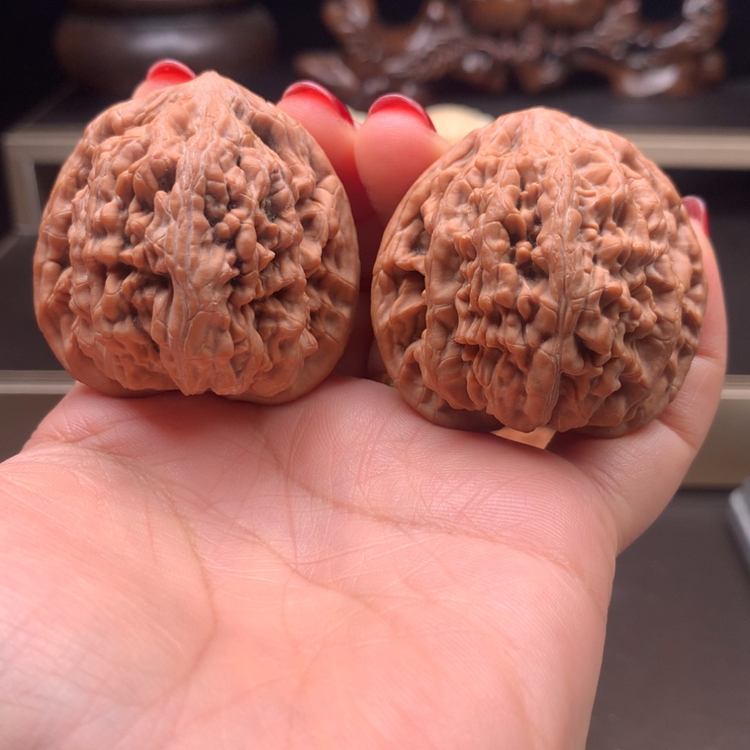 文玩核桃吊坠虎头王