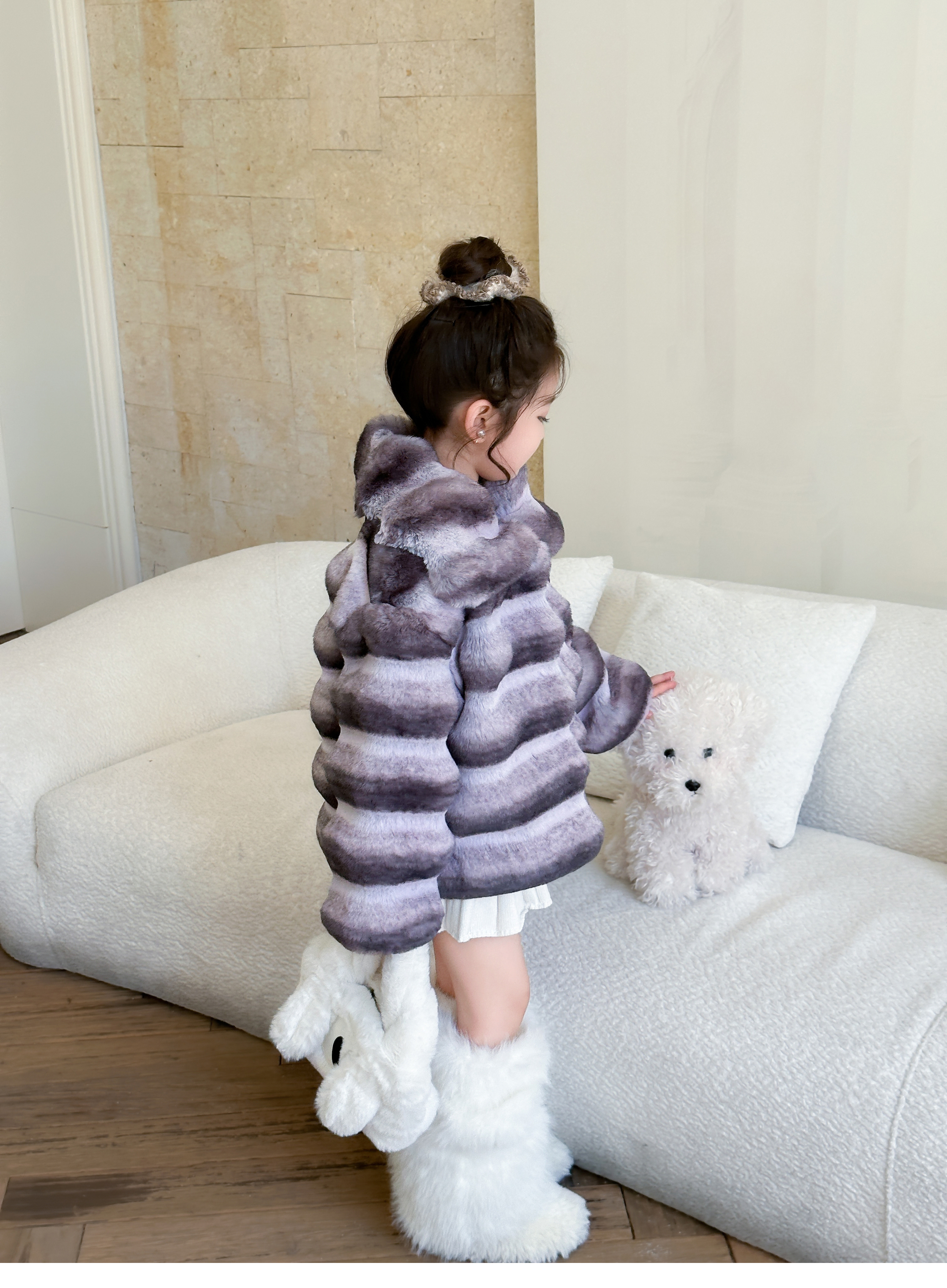 2025冬季新款女童毛毛外套高级感时髦龙猫皮草仿獭兔毛保暖厚翻领