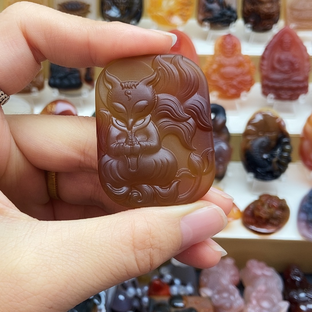 小***碟玛瑙/玉髓未镶嵌颈饰