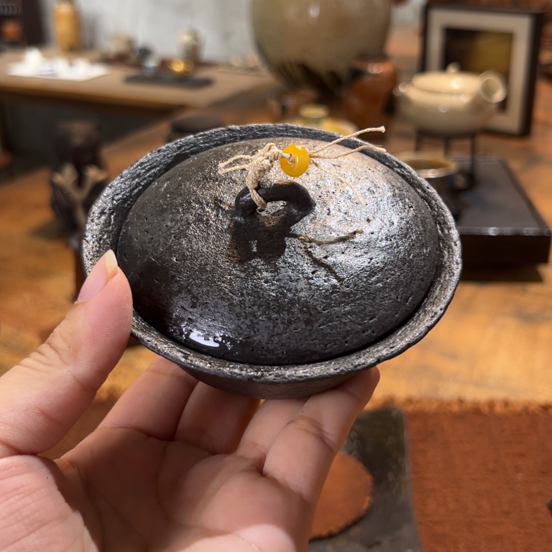 景德镇鱼和熊手工陶艺