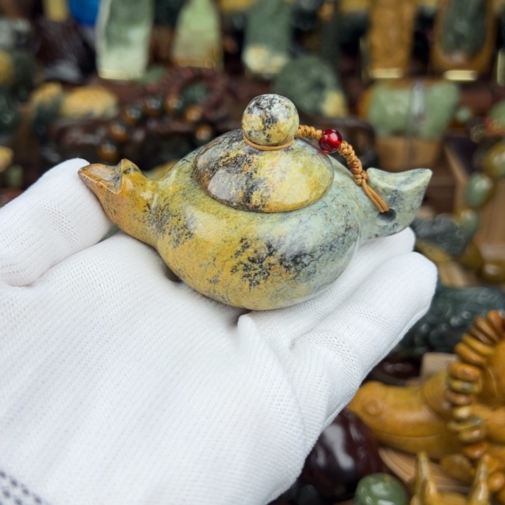 岫岩河磨玉（透闪石质玉）把件未镶嵌