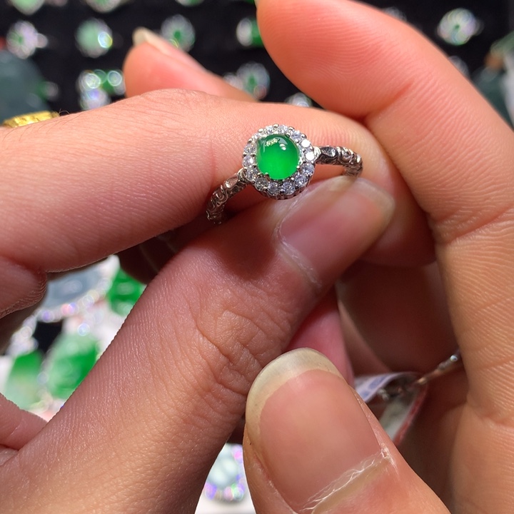 【闪购商品】翡翠颈饰银S925镶嵌蛋面戒指