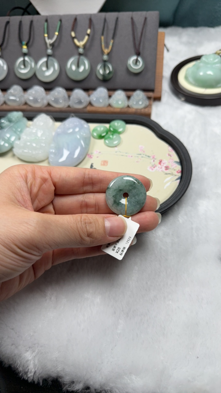 纯天然缅甸翡翠a货平安扣