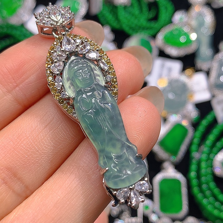 翡翠颈饰未镶嵌翡翠