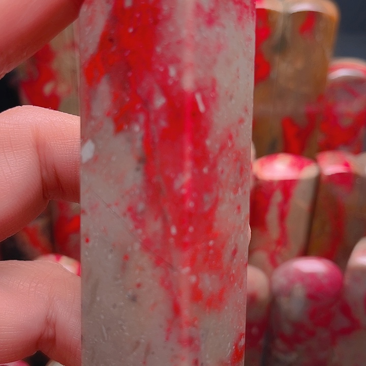 昌化鸡血石昌化鸡血石质地优良