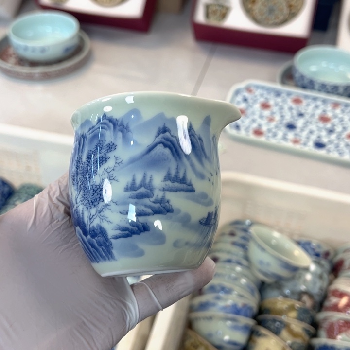 瓷片白青花山水公道杯全品