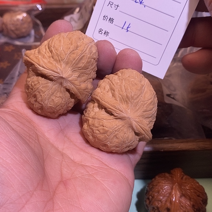 桃核吊坠久***念南瓜。    