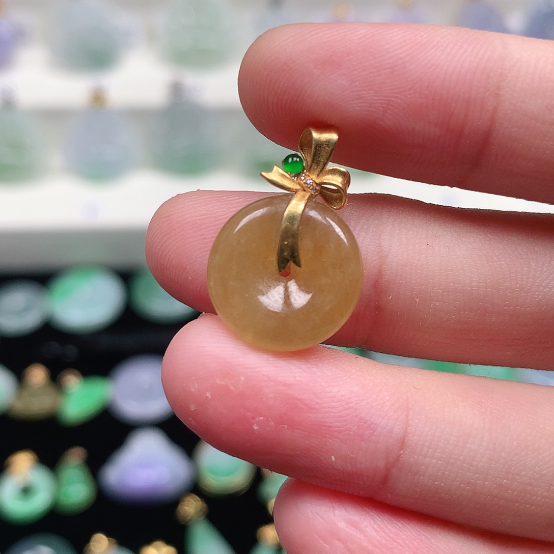 颈饰18K金镶嵌翡翠翡翠吊坠