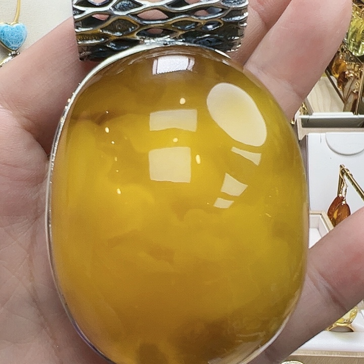 琥珀未镶嵌珠宝奇石