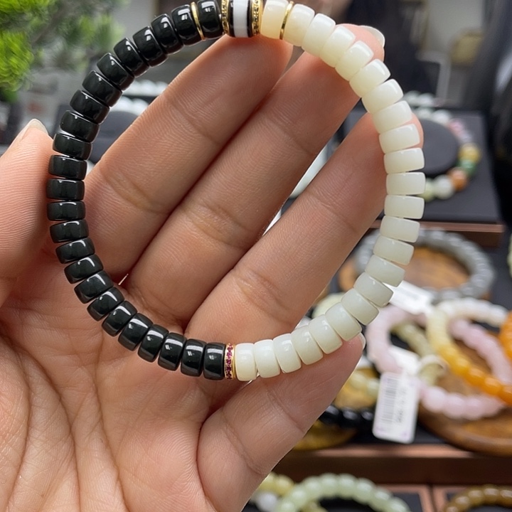 和田玉未镶嵌手串