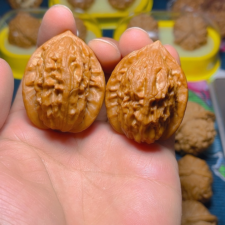 文玩核桃吊坠大红袍