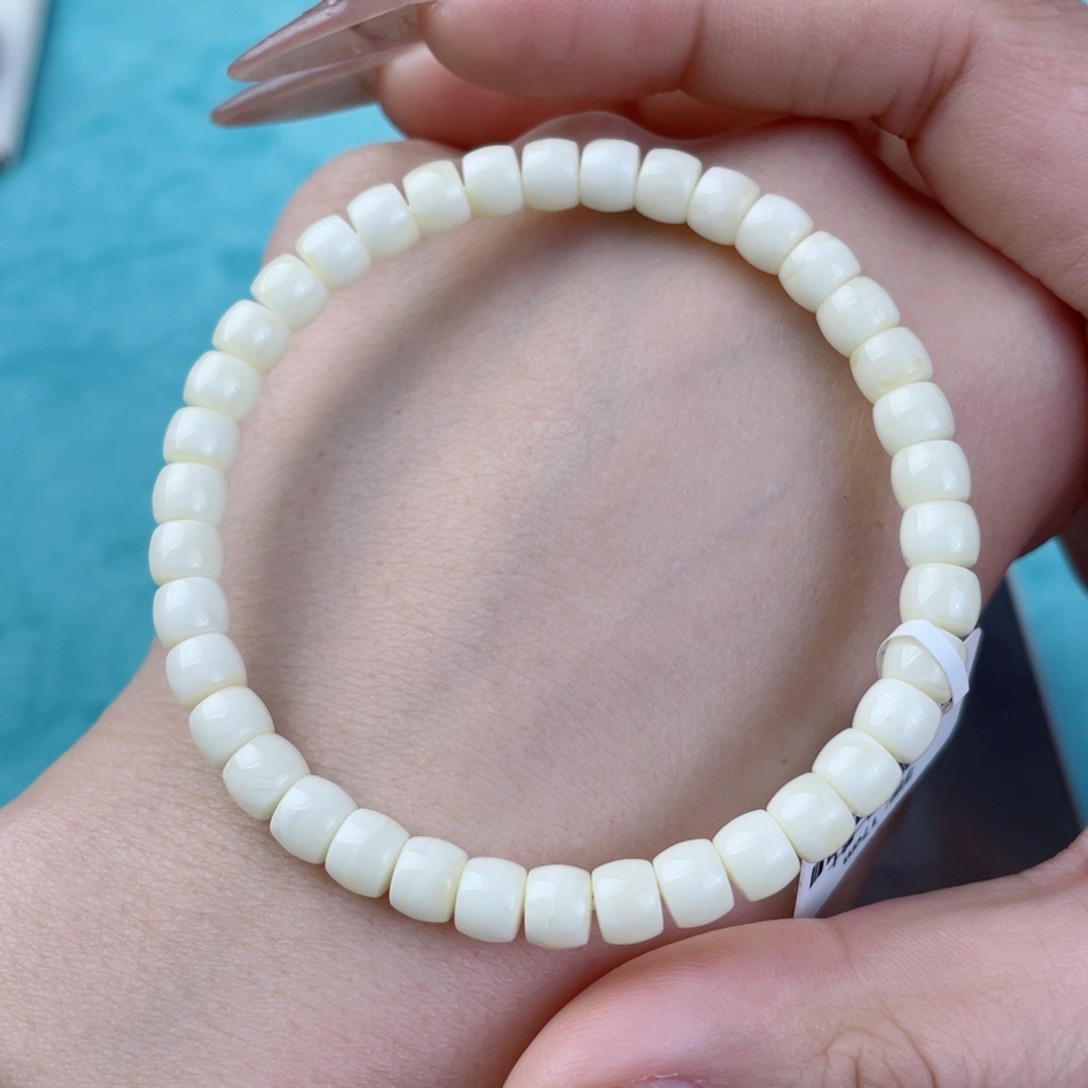 蜜蜡裸石未镶嵌蜜蜡90