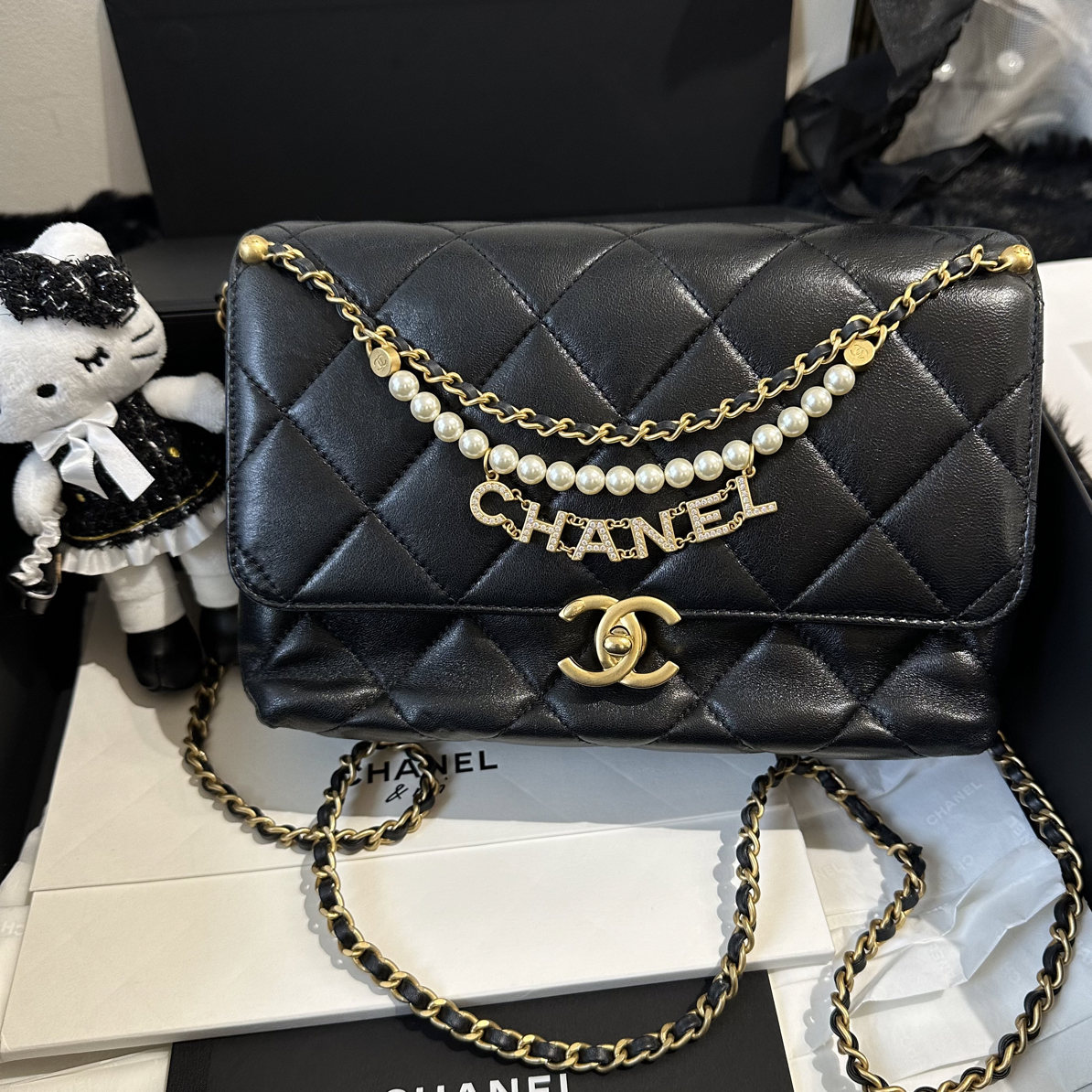 95新 Chanel/香奈儿 Chanel香奈儿 黑金羊皮珍珠水钻logo链条包