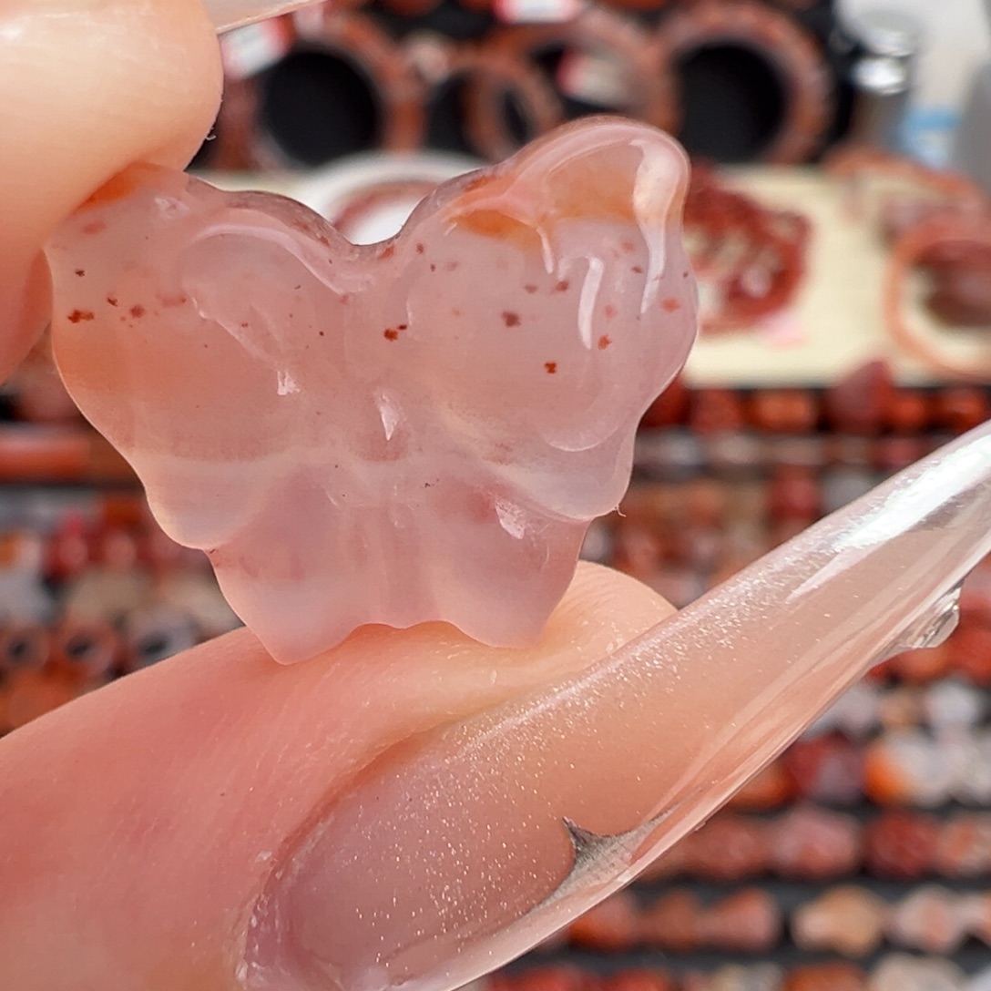 南红玛瑙未镶嵌颈饰蝴蝶