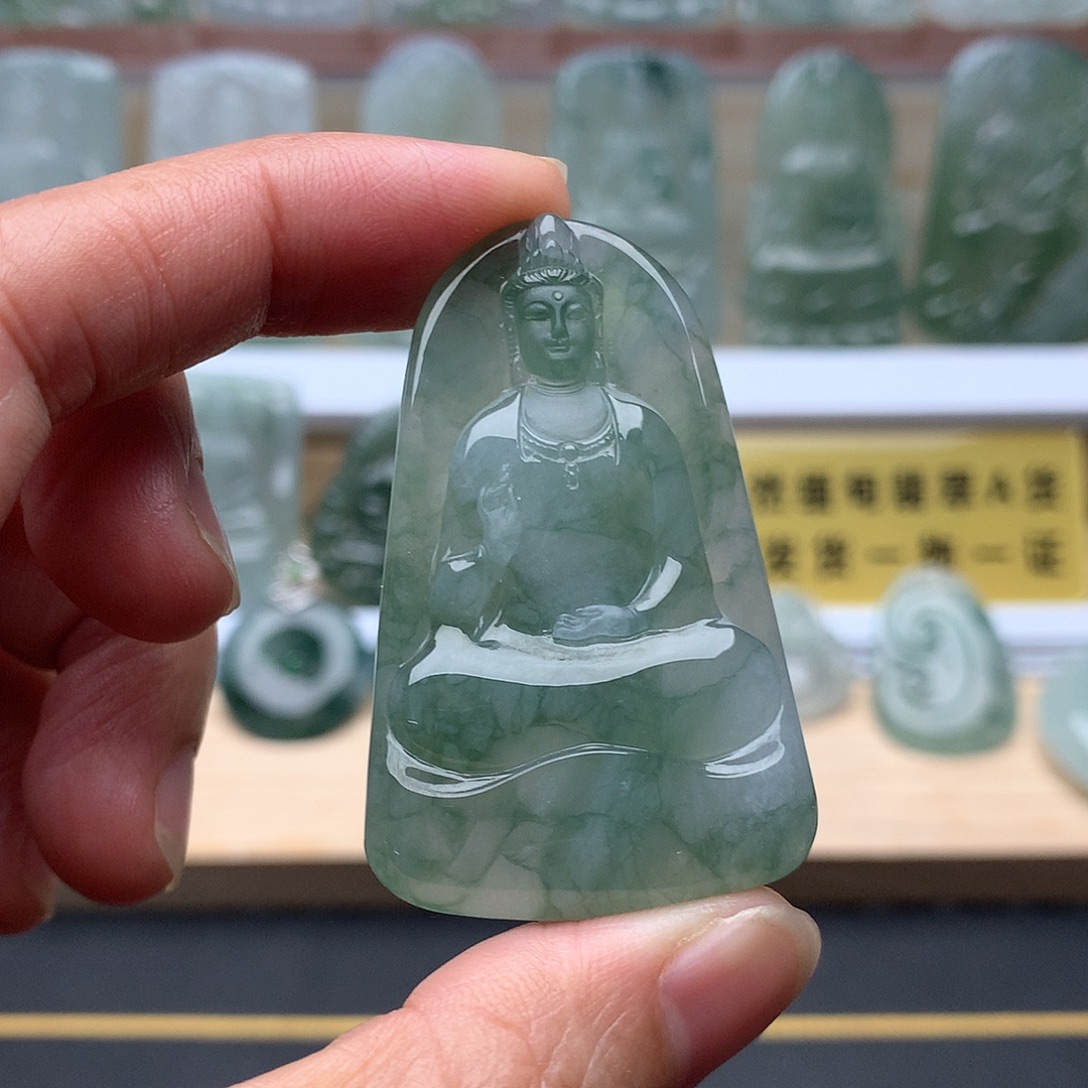 翡翠未镶嵌颈饰素衣