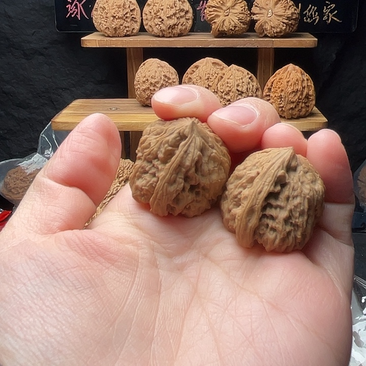 天***玩文玩核桃吊坠物美价廉