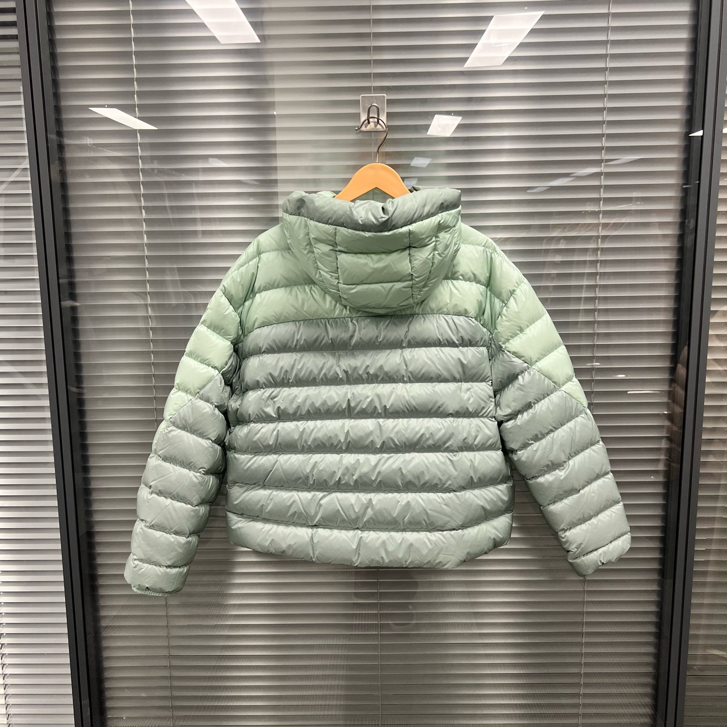 99新 MONCLER Sylans系列薄荷糖色羽绒服 2码 #10080