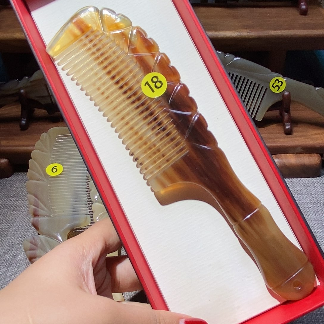 18枫叶牛角梳牛角梳