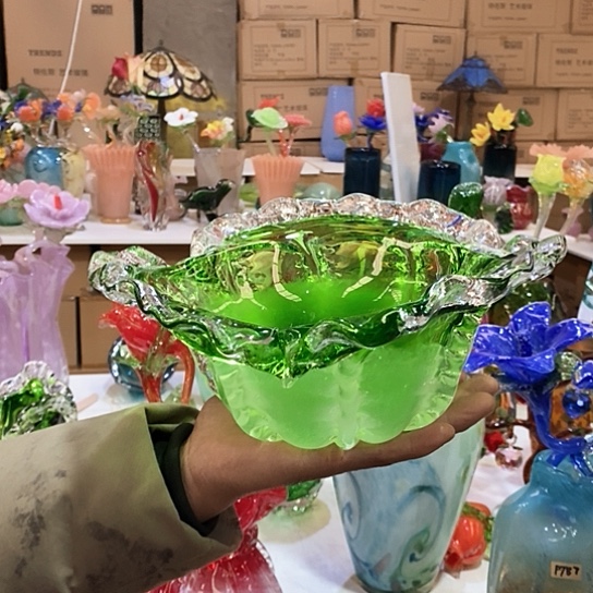 琉璃花瓶高13厘米宽26厘米