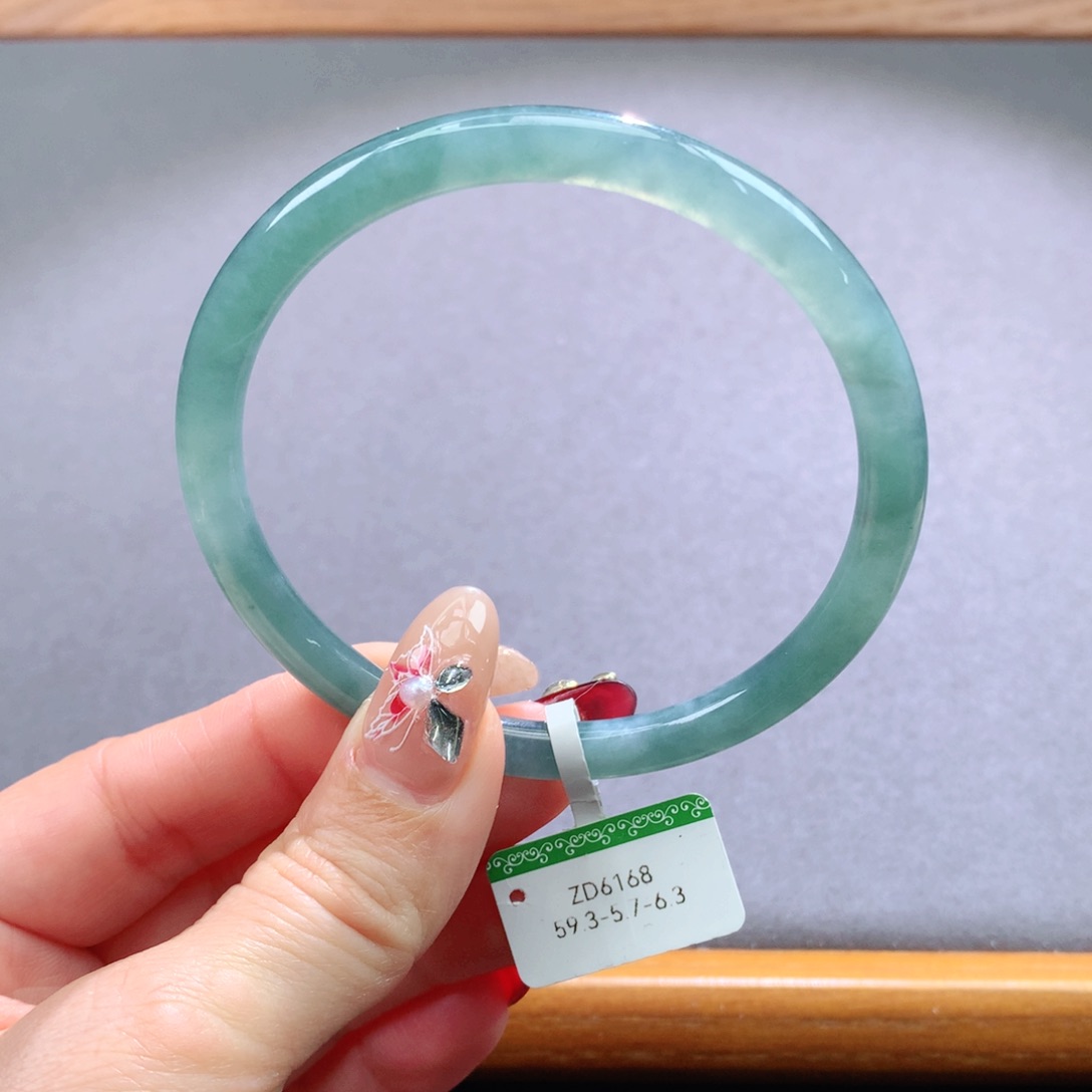 翡翠手镯未镶嵌天然翡翠手镯叮当镯