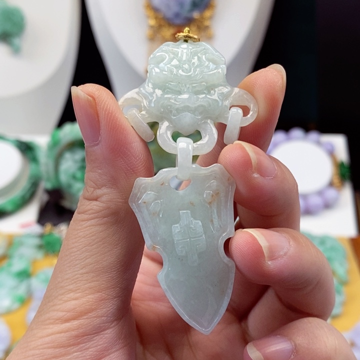 翡翠颈饰未镶嵌翡翠吊坠