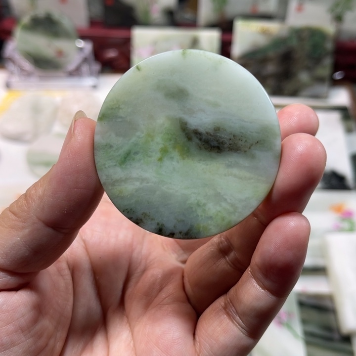 独山玉未镶嵌颈饰