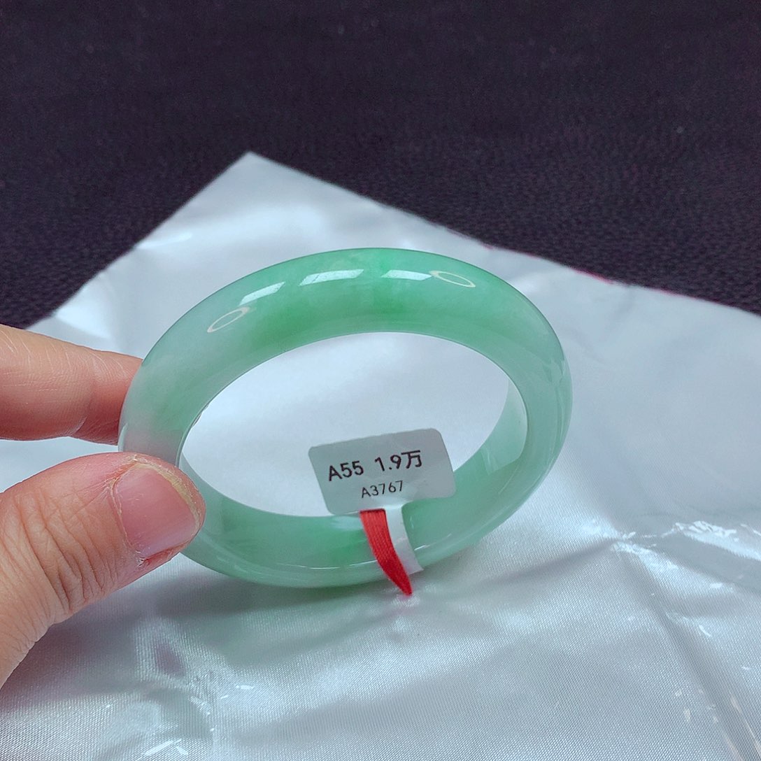 翡翠手镯未镶嵌手镯55