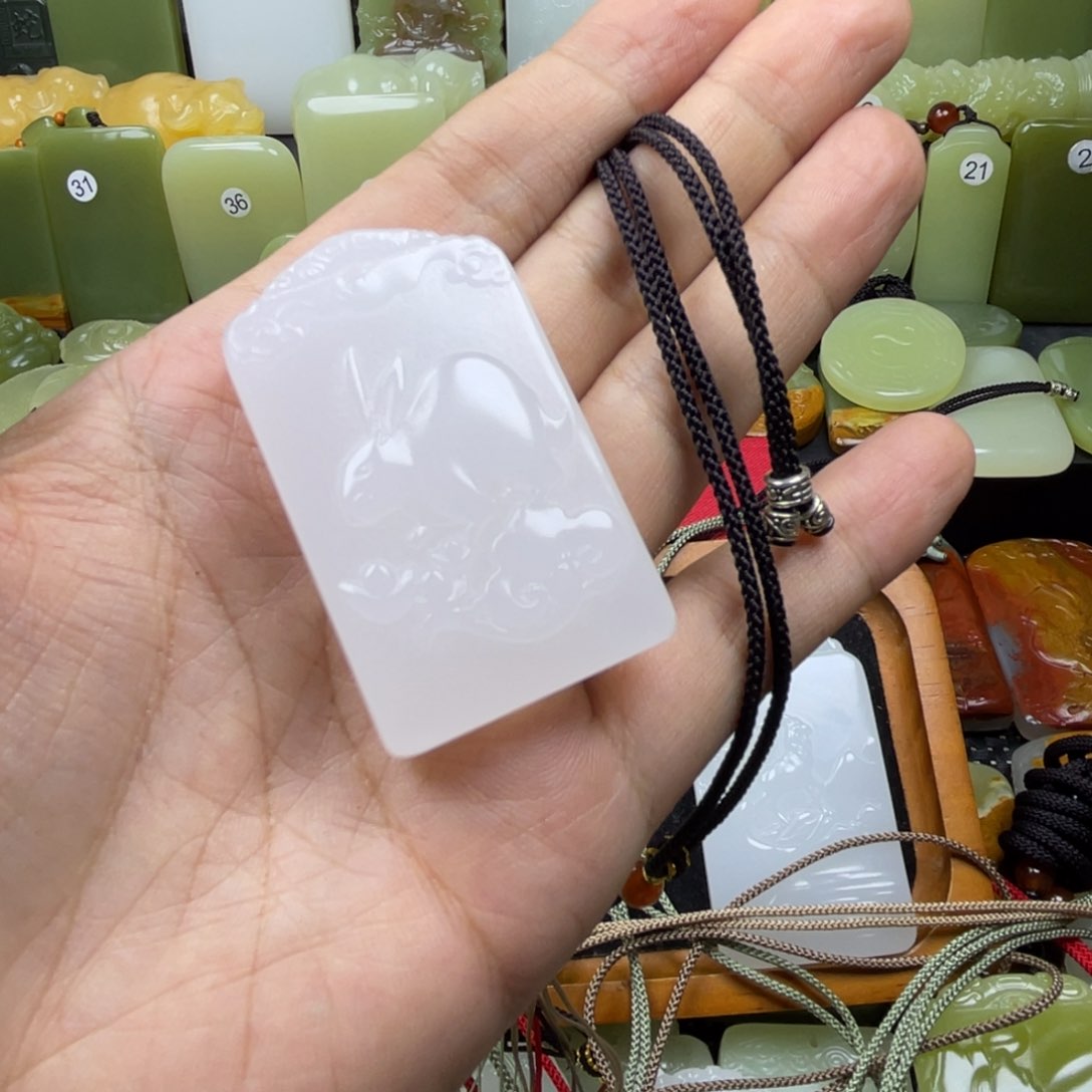 辉****姐时尚潮流生肖羊小款
