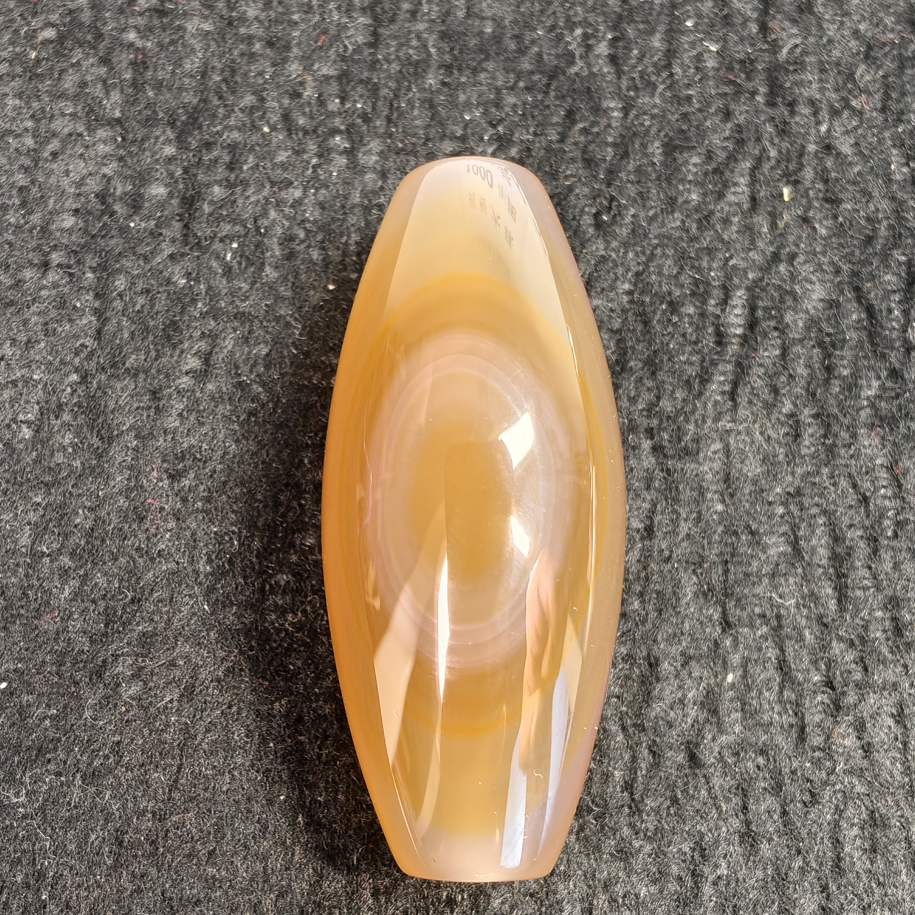 圆胖金色大眼珠子