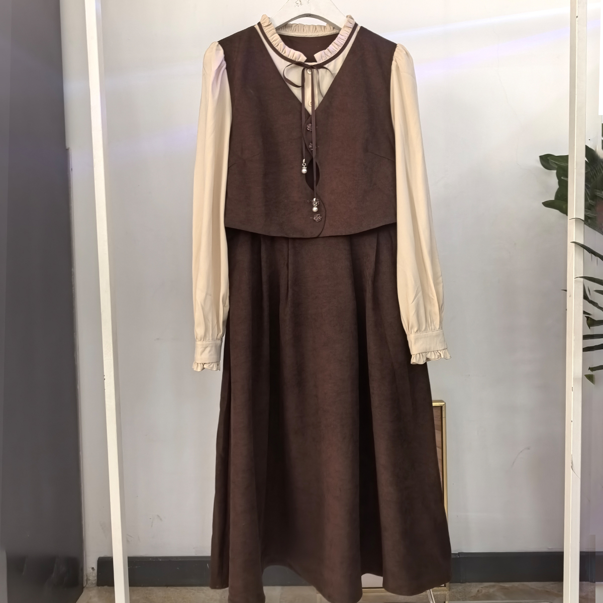 可依莱假两件森系法式包臀裙无袖连衣裙气质春季时尚复古DD4I0902