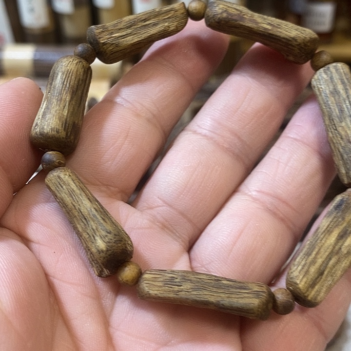 沉香枕沉香张勺子随型鼓珠