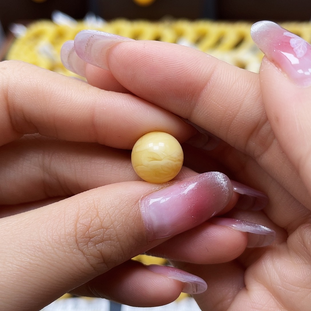 蜜蜡裸石未镶嵌圆珠11.5mm福利