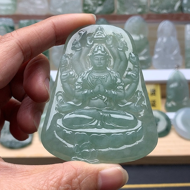 差***生翡翠未镶嵌颈饰千手