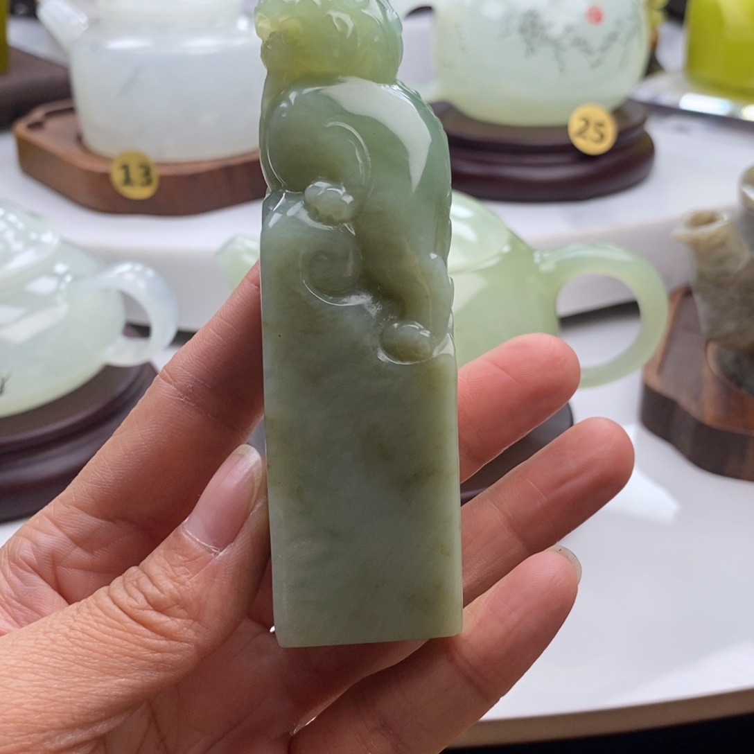 岫玉未镶嵌四大名玉章料