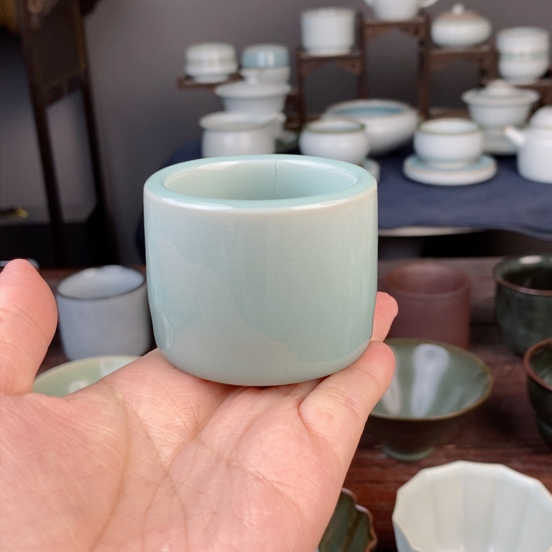 朱砂胎粉青釉板指杯 不开片 微瑕 