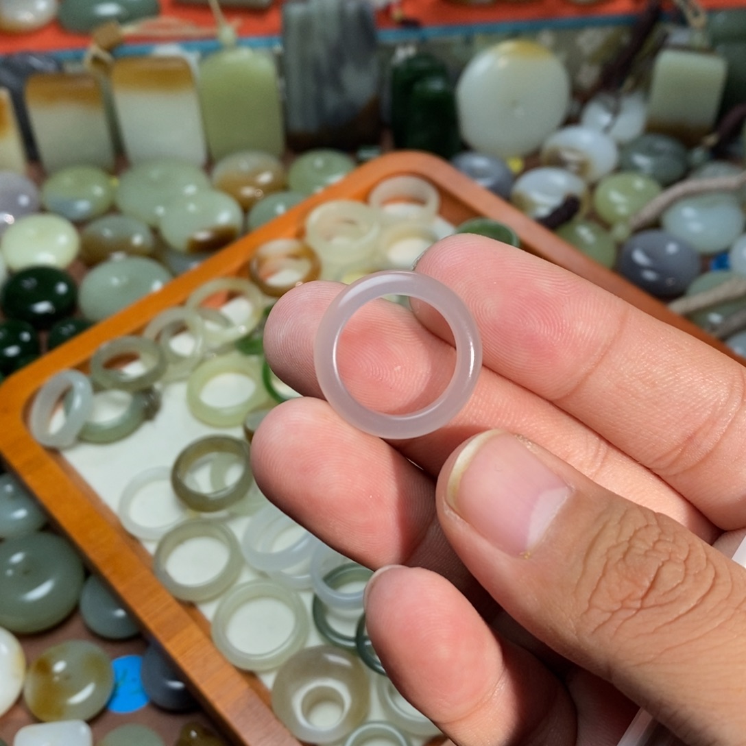 芸***昕和田玉未镶嵌吊坠(不含链)