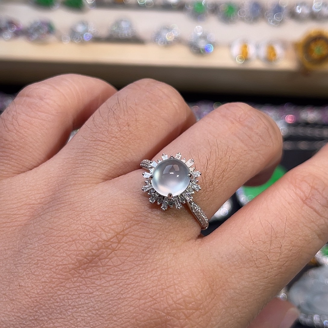 翡翠戒指18K金镶嵌冰蛋