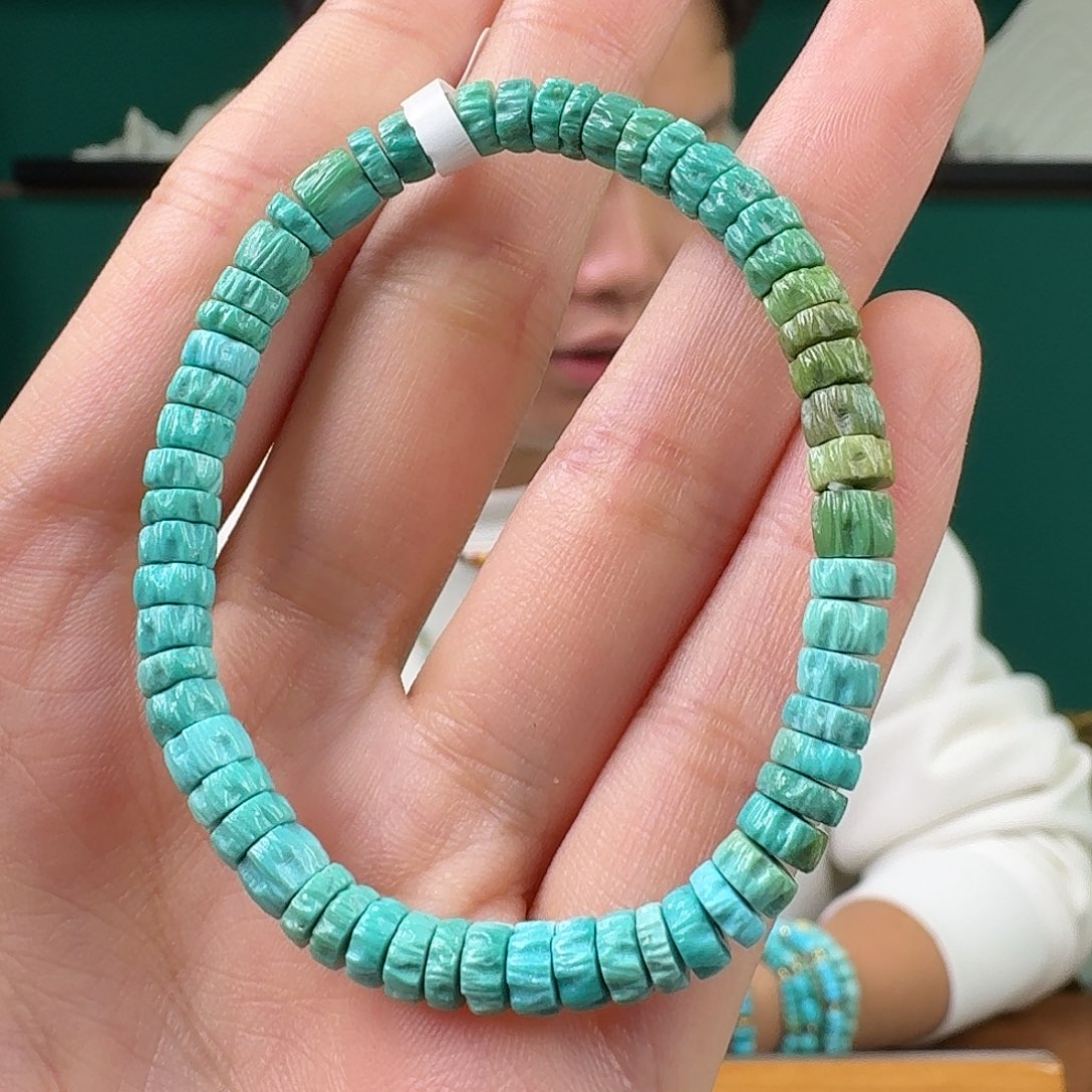 绿松石未镶嵌珠宝奇石