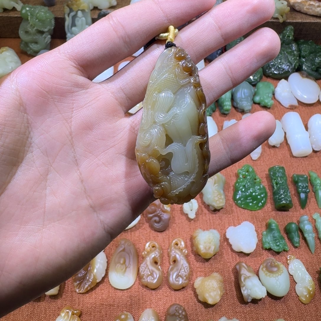 和田玉颈饰未镶嵌