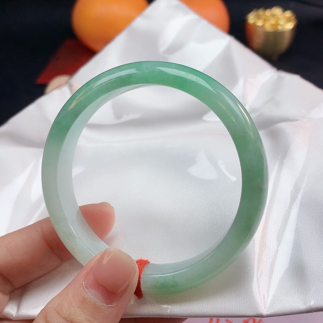 翡翠手镯未镶嵌54圈2383