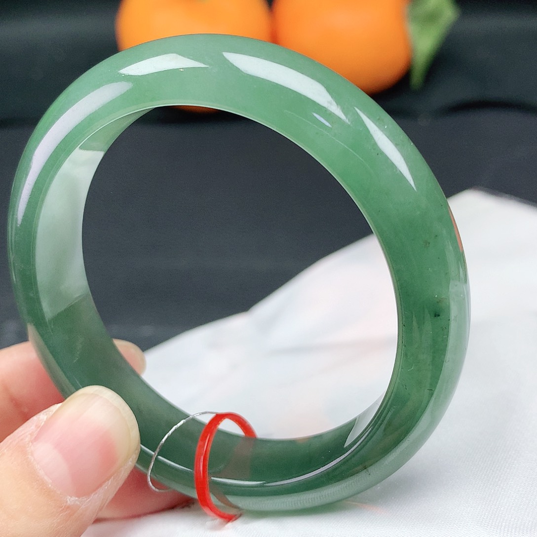 翡翠手镯未镶嵌54圈