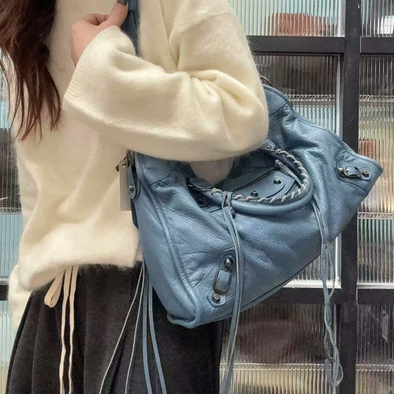 95新 Balenciaga/巴黎世家 【蕾】03 0137 湖蓝色黑铆钉机车包