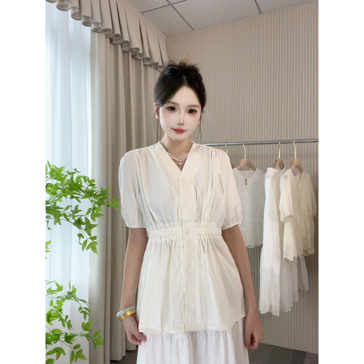 春秋季纯色长袖V领春季大码衬衫女宽松遮肚常规款上衣显瘦衬衣女