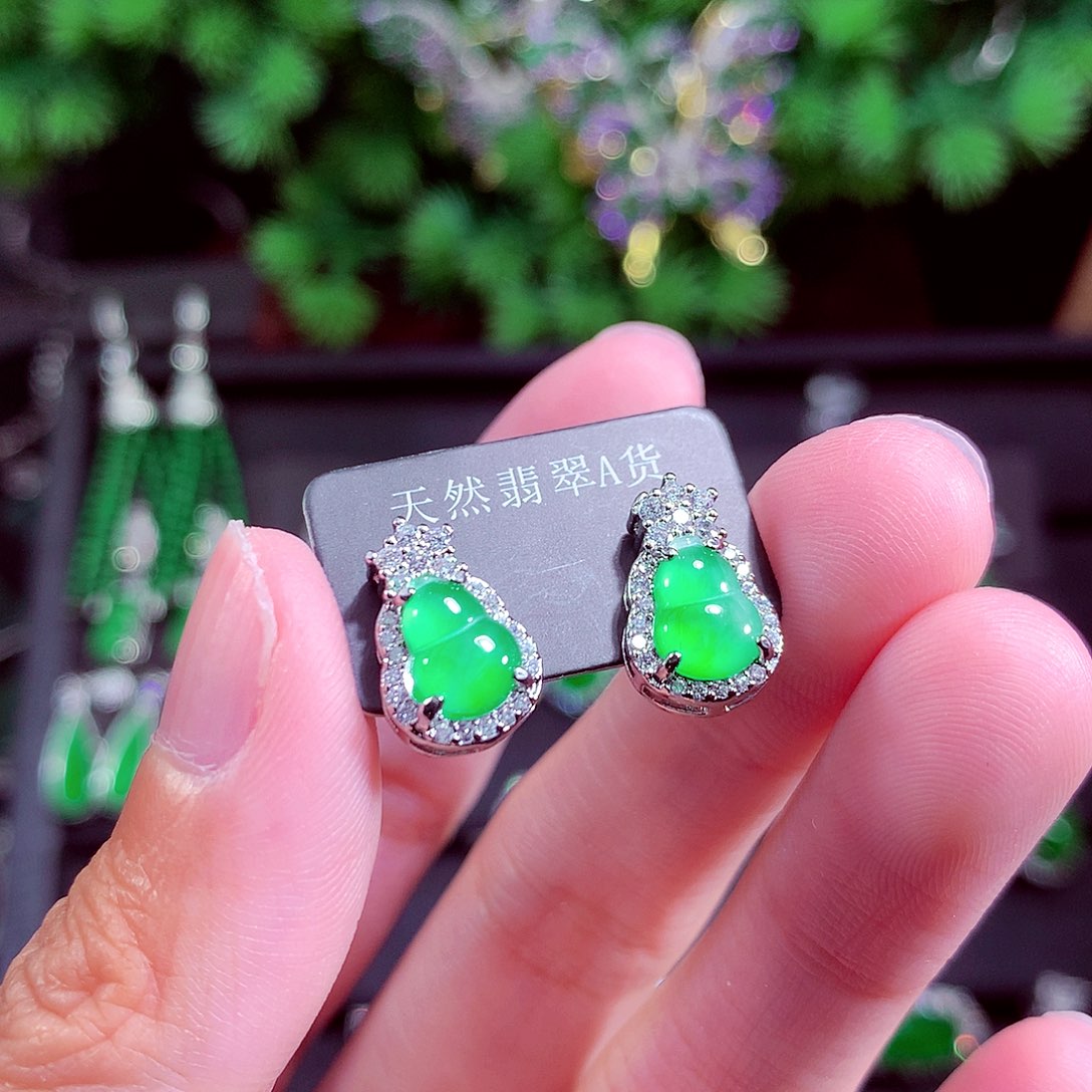 颈饰未镶嵌翡翠天然