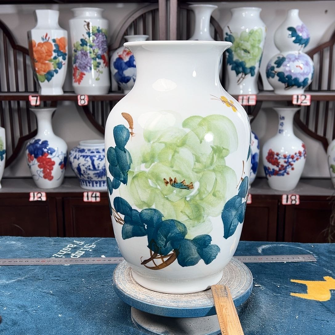 摆件景德镇陶瓷大冬绿牡