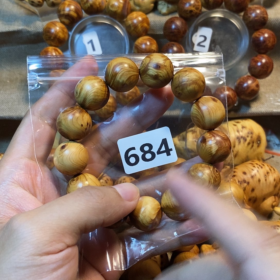 阳***好柏木（崖柏）崖柏鬼脸1.8—684