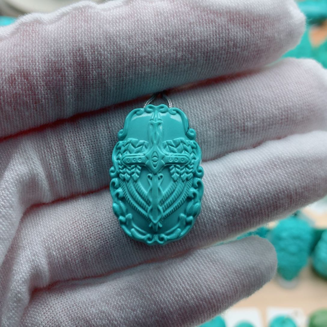 绿松石颈饰未镶嵌