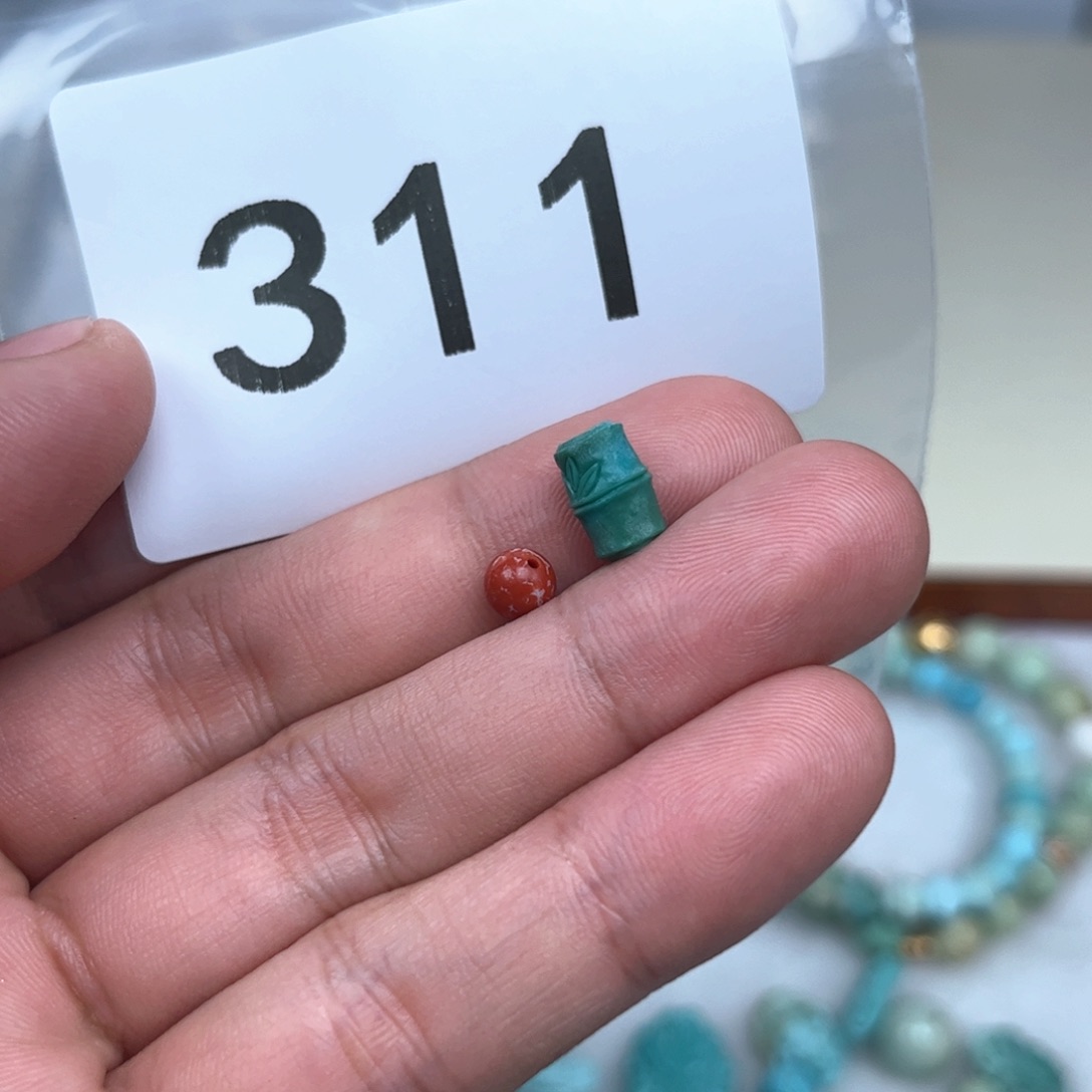 南红玛瑙未镶嵌珠宝奇石