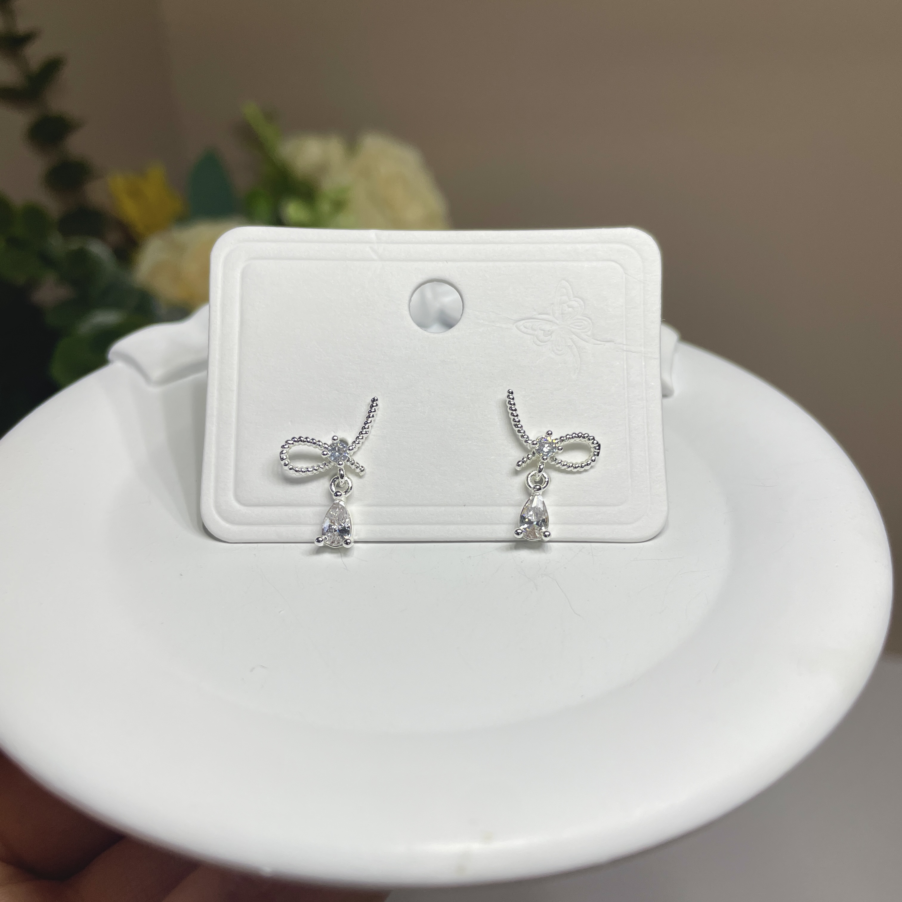 黄铜锆石耳饰 微镶锆系带绳结水滴耳钉耳环镀K金轻奢耳饰时尚